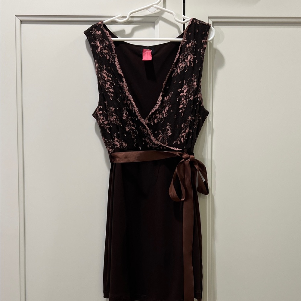 Olian Elegant Brown & Pink Lace Maternity Tunic with Sash